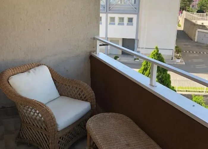 Attico Lady D 招待所 4*